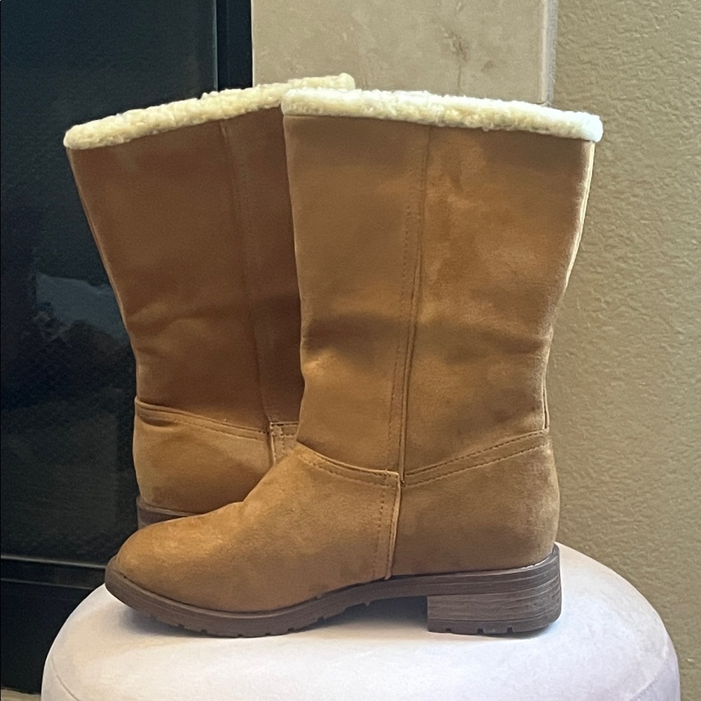 Tan Boots with Shearling Lining